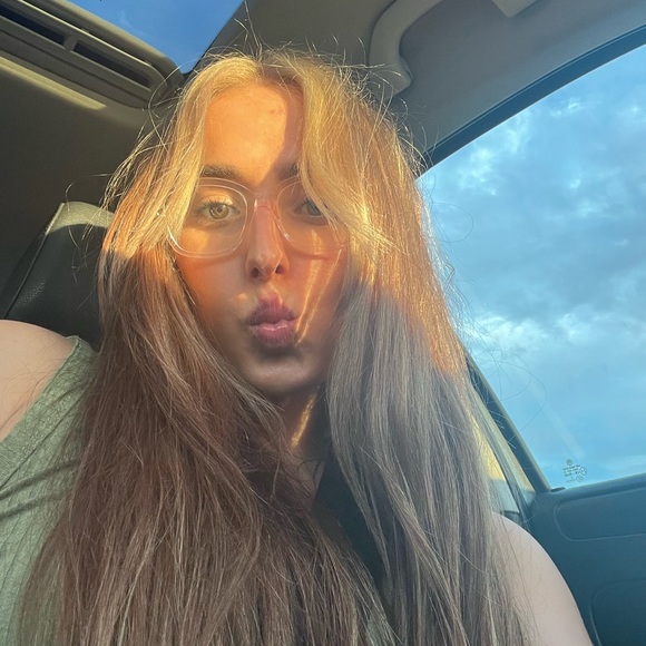 Meet your Posher, Emma joy - Picture 5 of 7